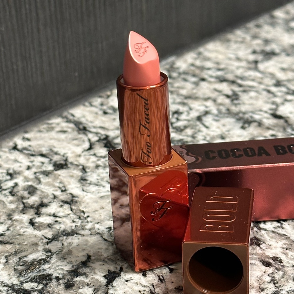 Too Faced Cocoa Bold Cream Lipstick ‘Chocolate Strawberry’ Nude